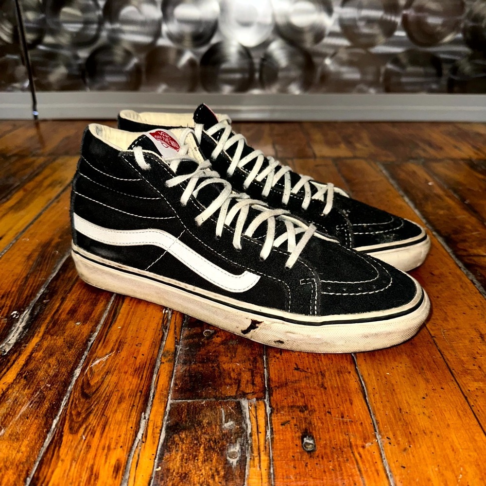 Vans Sk8-Hi Sneakers Unisex M7 W8.5 Black White Suede Lace Up Walking Shoes